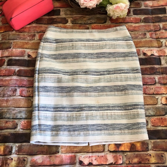 Ann Taylor Dresses & Skirts - Ann Taylor blue and white skirt size 8